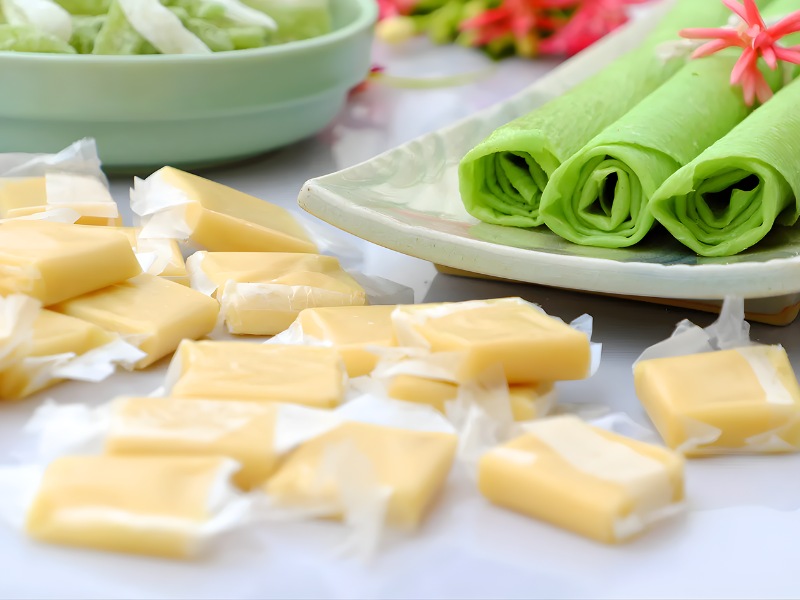 banh-keo-tang-nguoi-nuoc-ngoai-keo-dua-ben-tre