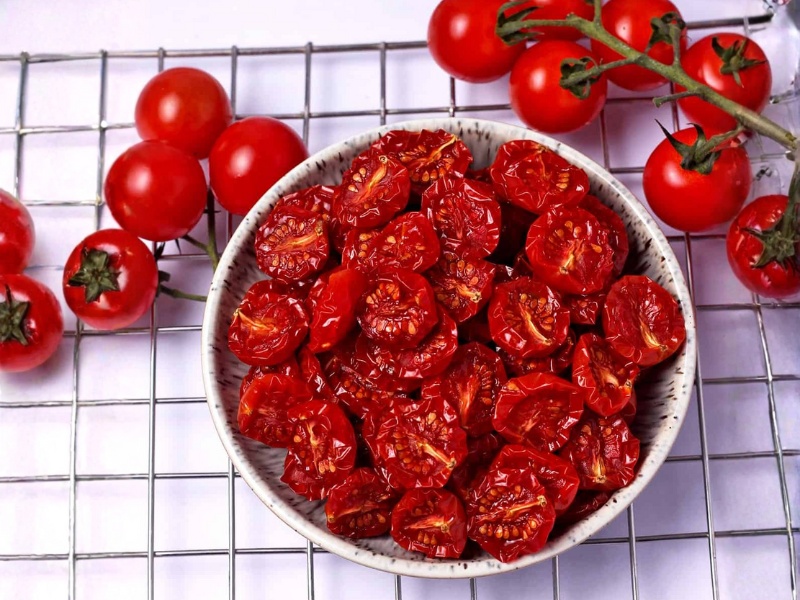 banh-mut-ngay-tet-mit-ca-chua