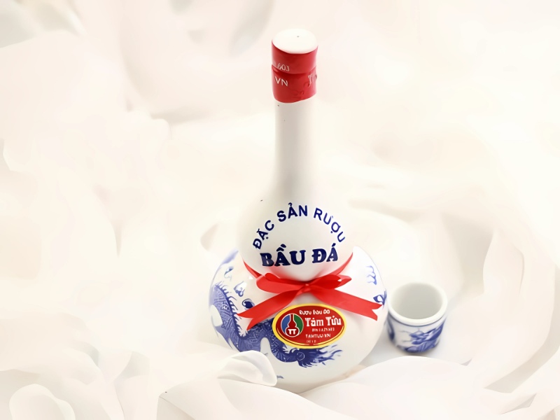 dac-san-lam-qua-tet-mien-trung-ruou-bau-da
