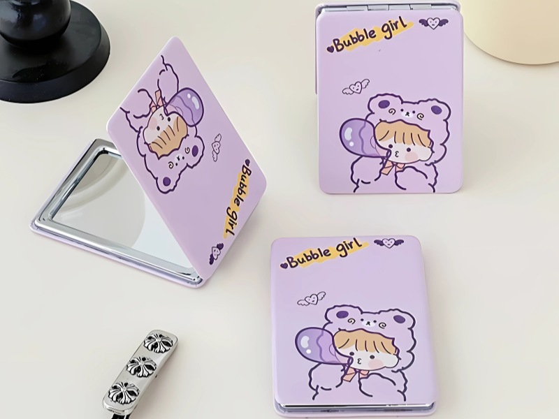 goi-y-qua-8-3-cho-ban-hoc-guong-mini