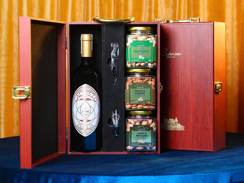 goi-y-qua-tet-cho-bo-me-ruou-vang-luxury