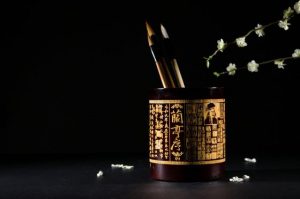 hộp đựng bút để bàn 4