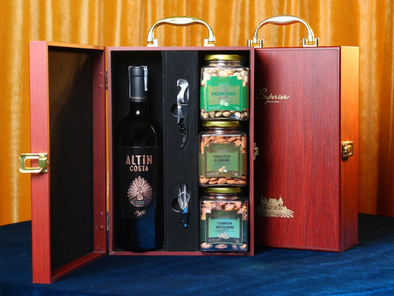 hop-qua-tet-cac-loai-hat-ruou-vang