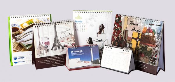 in lịch để bàn số lượng ít 4