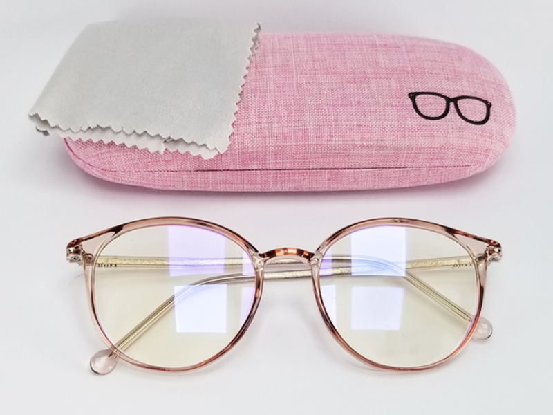 kinh-mat-hang-hieu-tang-me