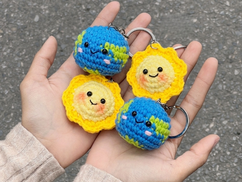 lam-qua-handmade-tang-me-moc-khoa-len-cute