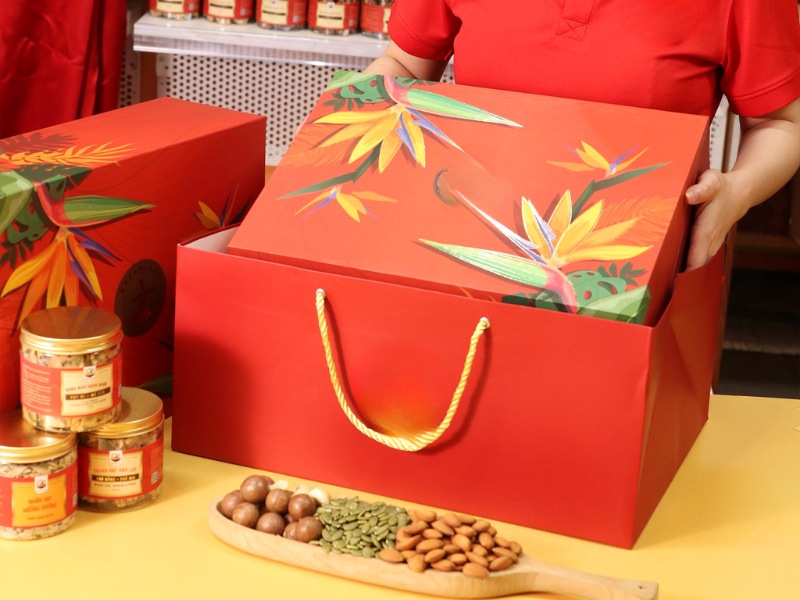 mon-qua-8-3-cho-vo-hop-qua-hat-dinh-duong