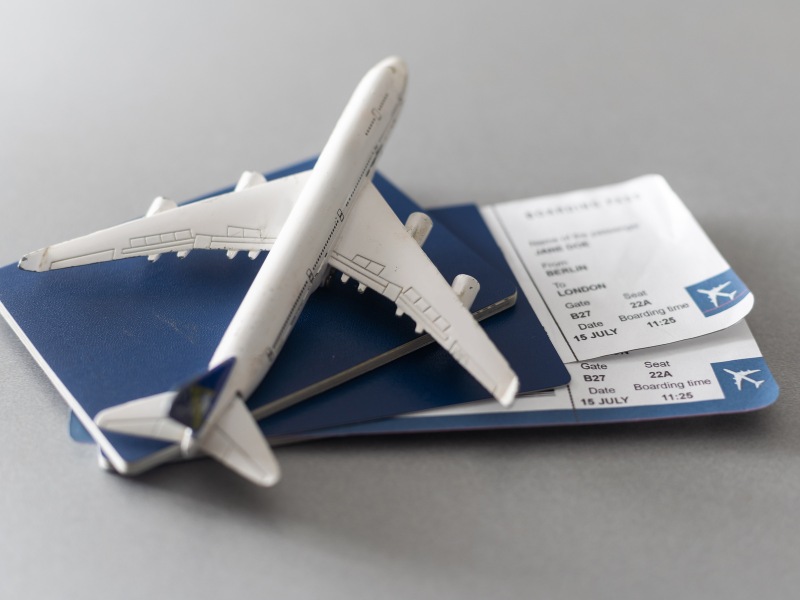 mon-qua-noel-y-nghia-ve-may-bay-gap-nguoi-yeu