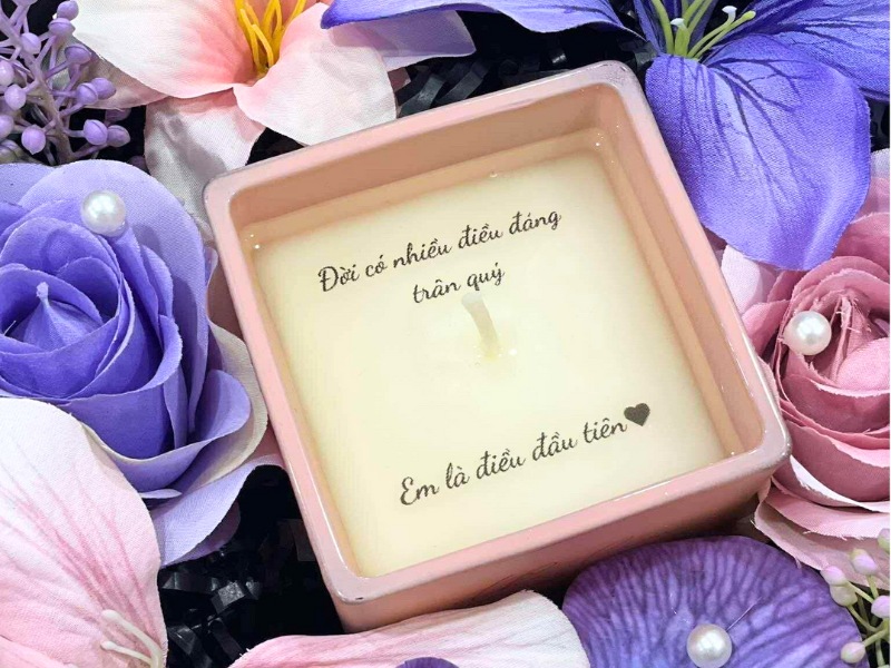 mua-qua-8-3-cho-nguoi-yeu-nen-thom-thong-diep-an