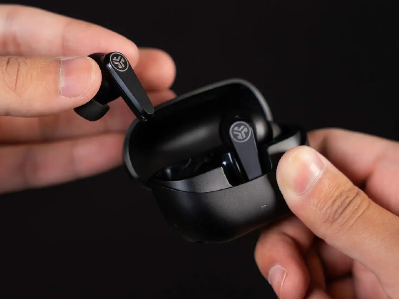 mua-qua-tang-ban-gai-ngay-8-3-tai-nghe-bluetooth