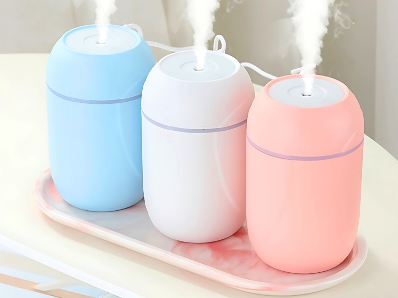 qua-8-3-cho-nhan-vien-nu-may-phun-suong-mini