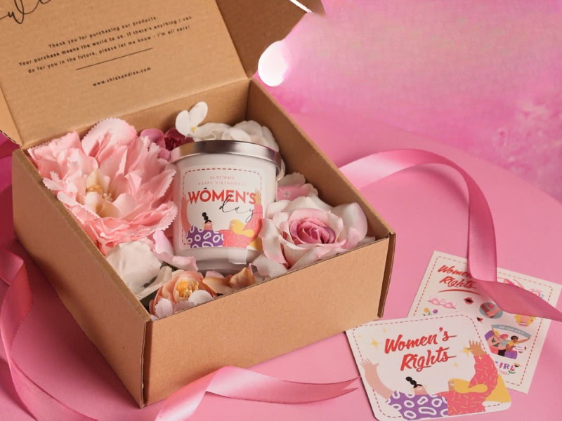 qua-8-3-cho-nhan-vien-nu-nen-thom