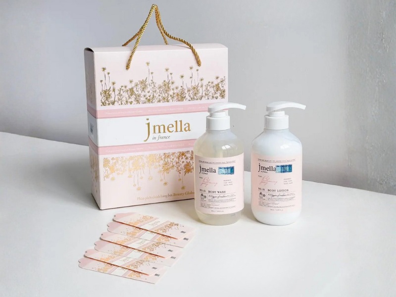 qua-8-3-cho-nhan-vien-nu-set-sua-tam