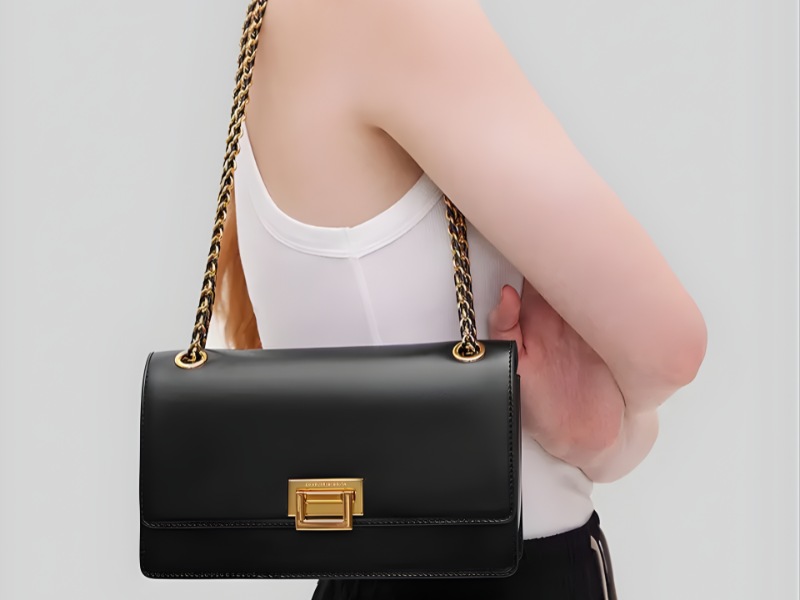 qua-8-3-y-nghia-cho-ban-gai-tui-xach-hang-hieu