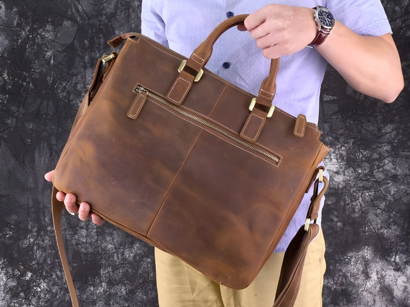 qua-chia-tay-chuyen-cong-tac-tui-laptop