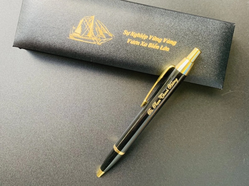 qua-chia-tay-sep-but-ky-parker