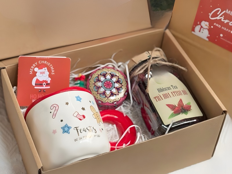 qua-giang-sinh-cho-ban-be-set-tra-giang-sinh