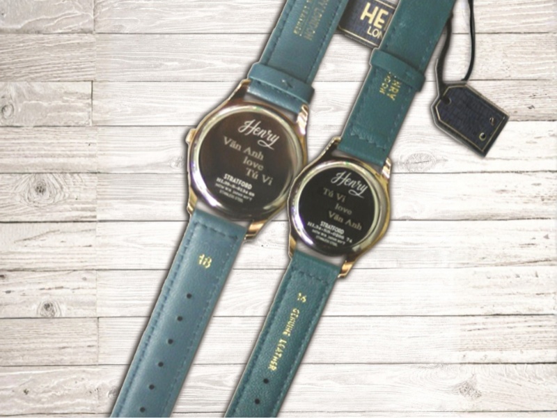 qua-giang-sinh-cho-chong-dong-ho-khac-ten