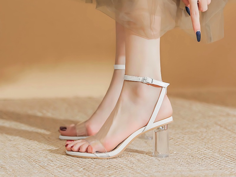 qua-noel-cho-ba-xa-giay-cao-got