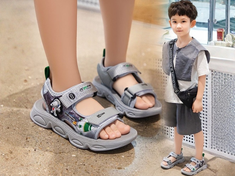 qua-noel-cho-be-trai-day-mua-dong