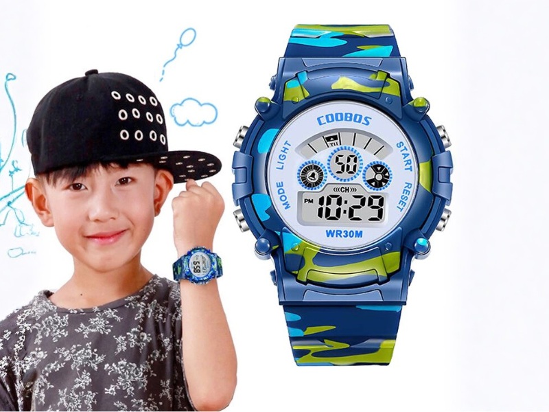 qua-noel-cho-be-trai-dong-ho