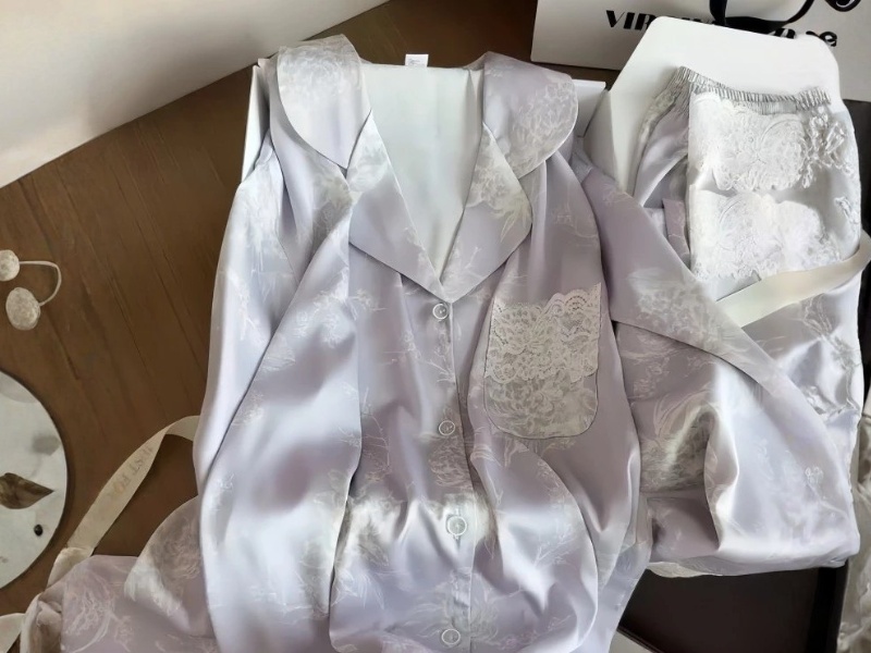 qua-sinh-nhat-do-ngu-lua