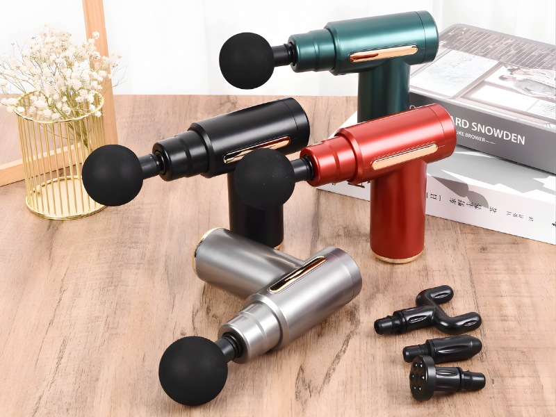 qua-su-kien-may-massage-cam-tay