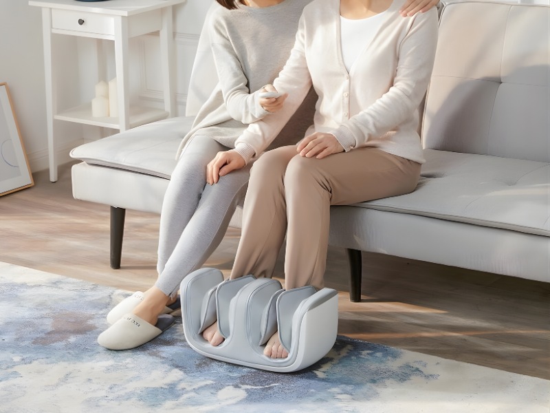 qua-suc-khoe-cho-ong-ba-may-massage-chan