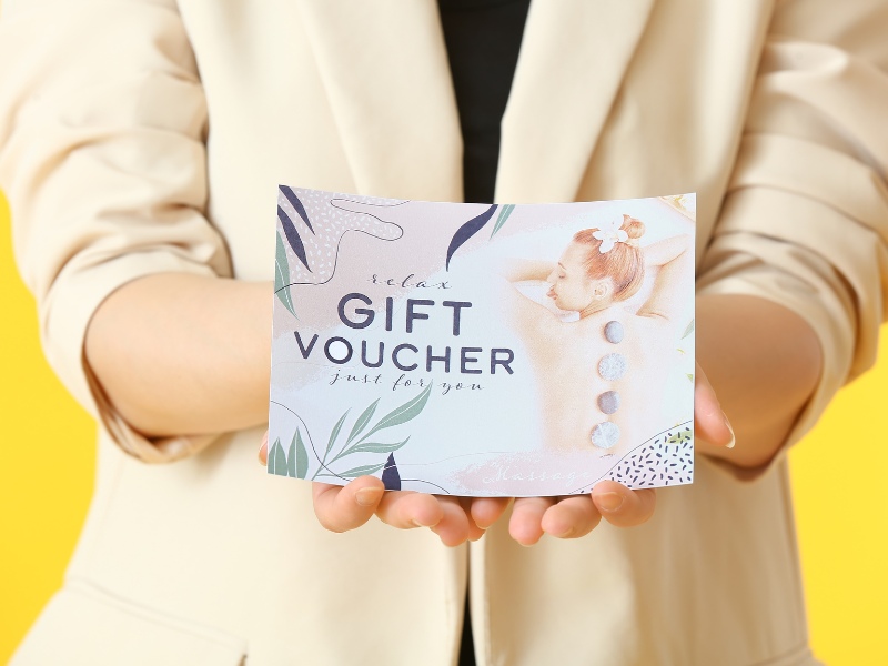 _qua-tang-20-10-cho-nhan-vien-voucher-massage