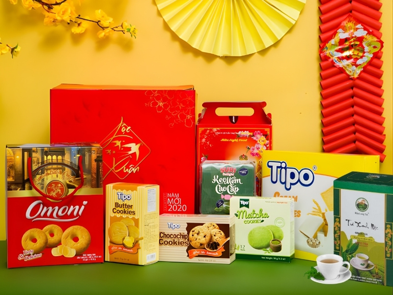 qua-tang-cho-khach-hang-com-bo-banh-tra