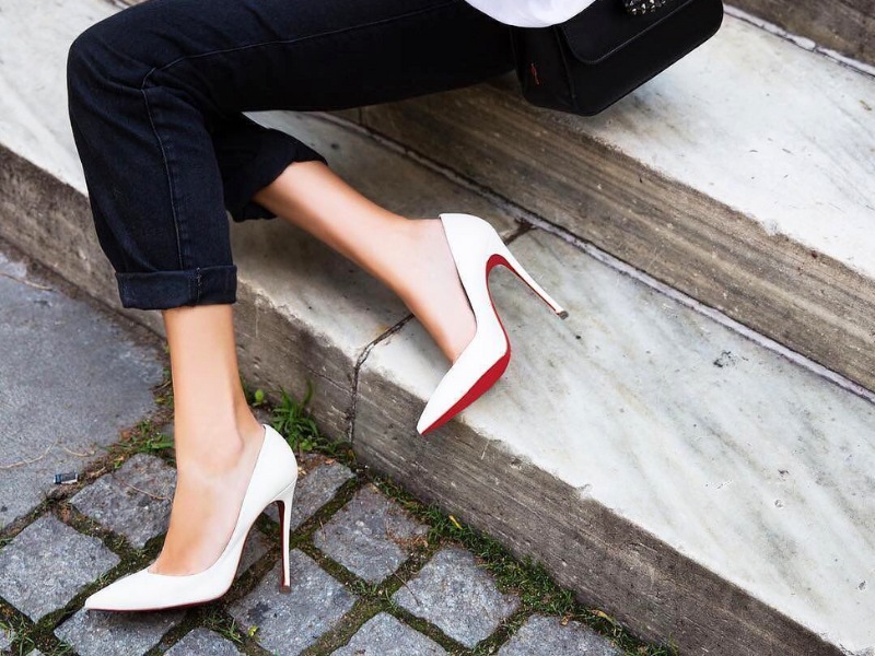 qua-tang-cho-sep-giay-cao-got-thuong-hieu