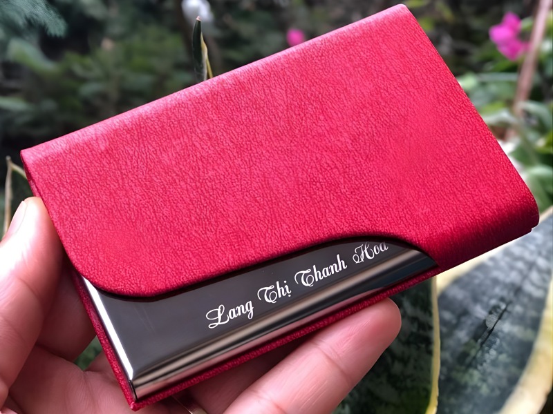 qua-tang-cho-sep-nghi-viec-hop-namecard