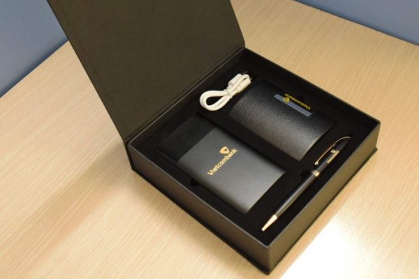 quà tặng doanh nghiệp cao cấp 10