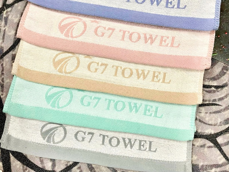 qua-tang-doanh-nghiep-khan-mat-in-logo