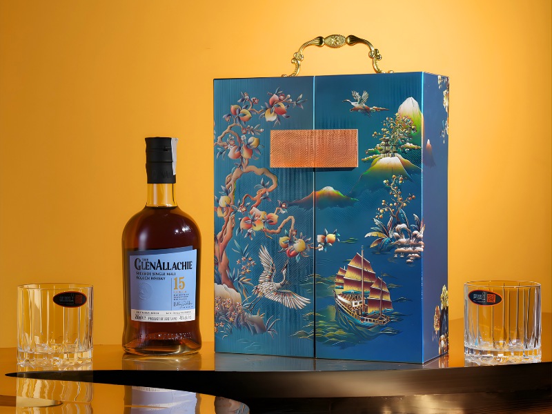 qua-tang-doc-dao-cho-doanh-nhan-bo-qua-tang-whisky