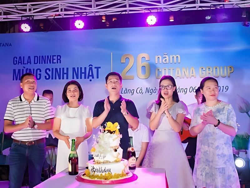 qua-tang-doi-tac-sinh-nhat-cong-ty