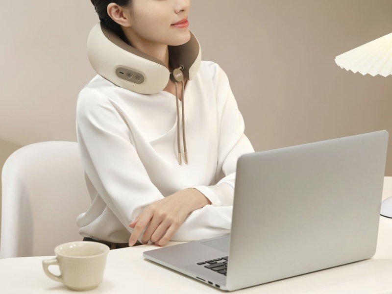 qua-tang-dong-nghiep-nu-massage-vai-co