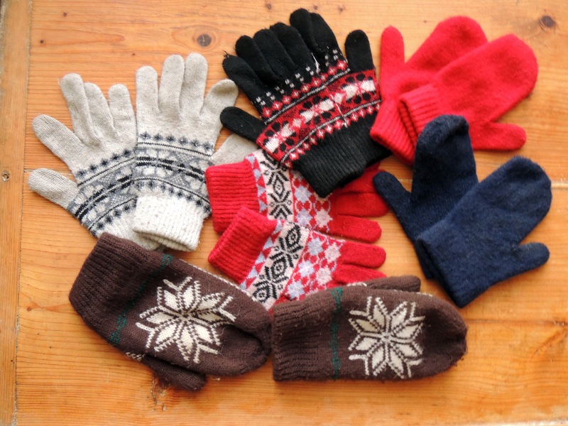 qua-tang-giang-sinh-cho-ban-than-gang-tay