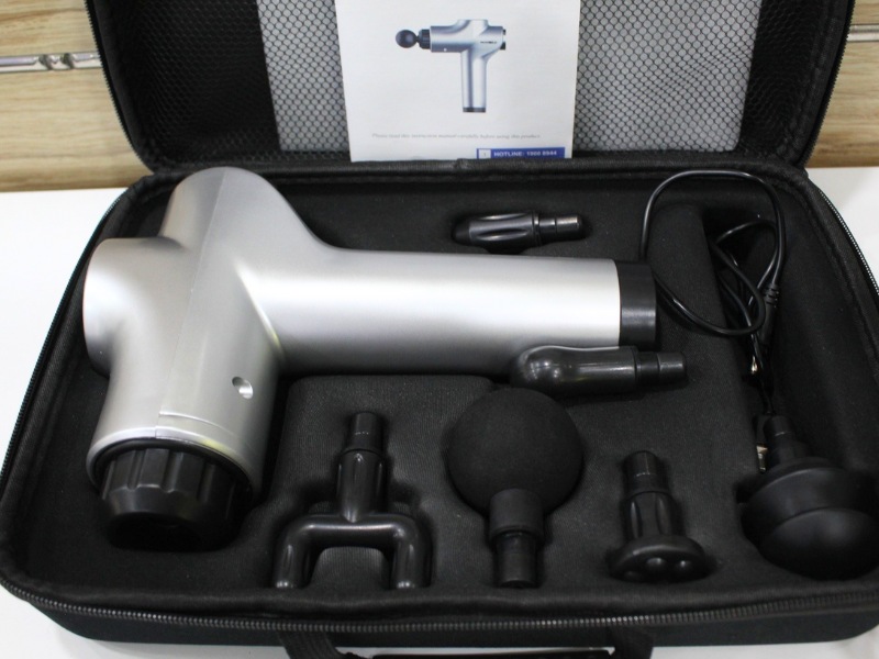 qua-tang-giang-sinh-cho-vo-may-massage-cam-tay