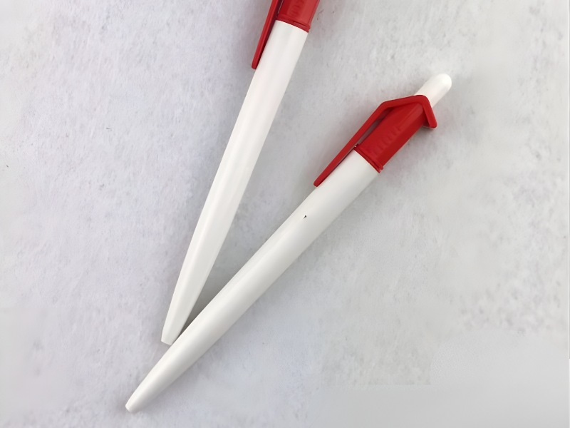 qua-tang-in-logo-re-but-bi