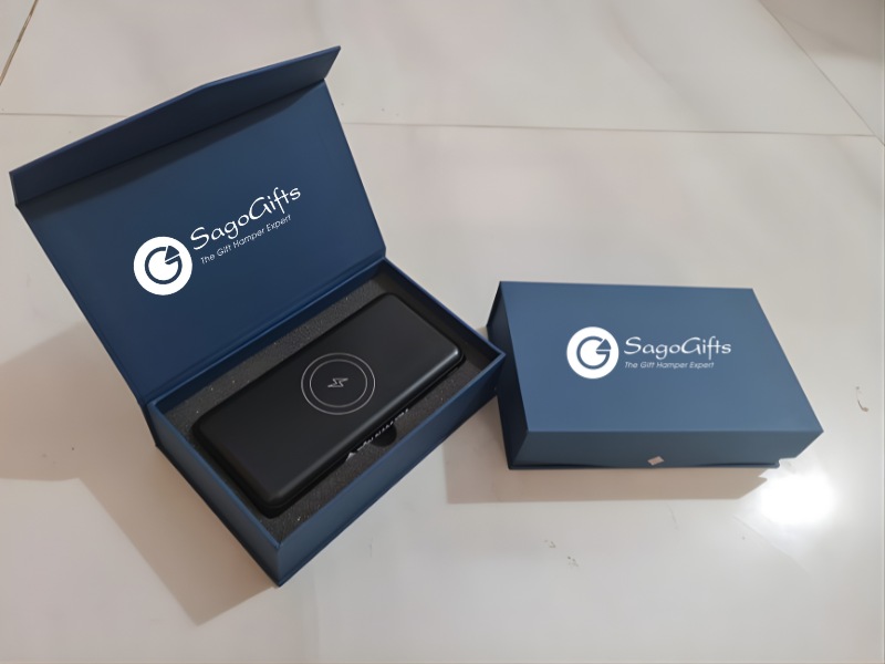 qua-tang-khach-moi-hoi-nghi-sac-khong-day