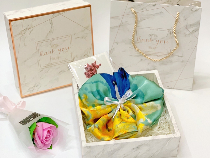 qua-tang-khan-lua-sang-trong