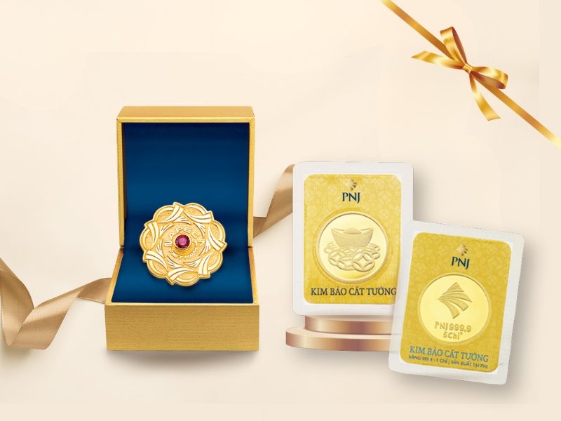 qua-tang-nhan-vien-lau-nam-vang-trang-suc