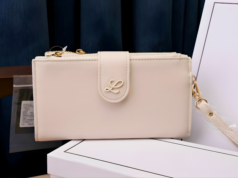 qua-tang-sep-nu-len-chuc-clutch-cao-cap