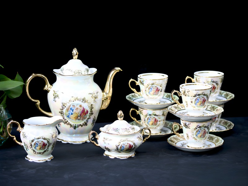 qua-tang-sep-nu-sang-trong-bo-am-tra