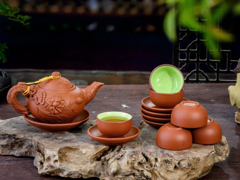 qua-tang-tan-gia-bo-am-tra-gom-bat-trang