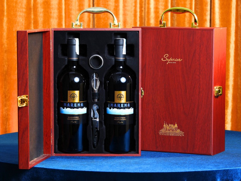 qua-tang-tat-nien-cong-ty-set-ruou-vang