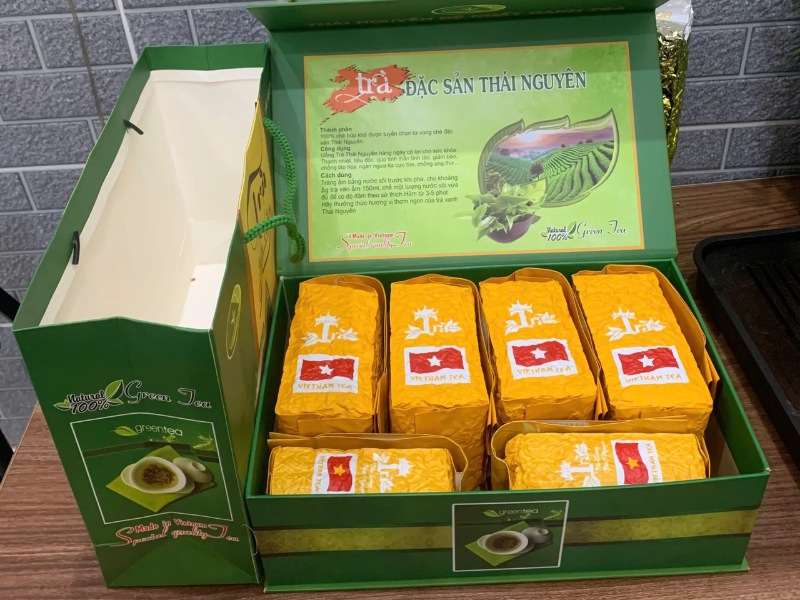 qua-tang-tet-cho-khach-hang-hop-tra-nguyen-chat