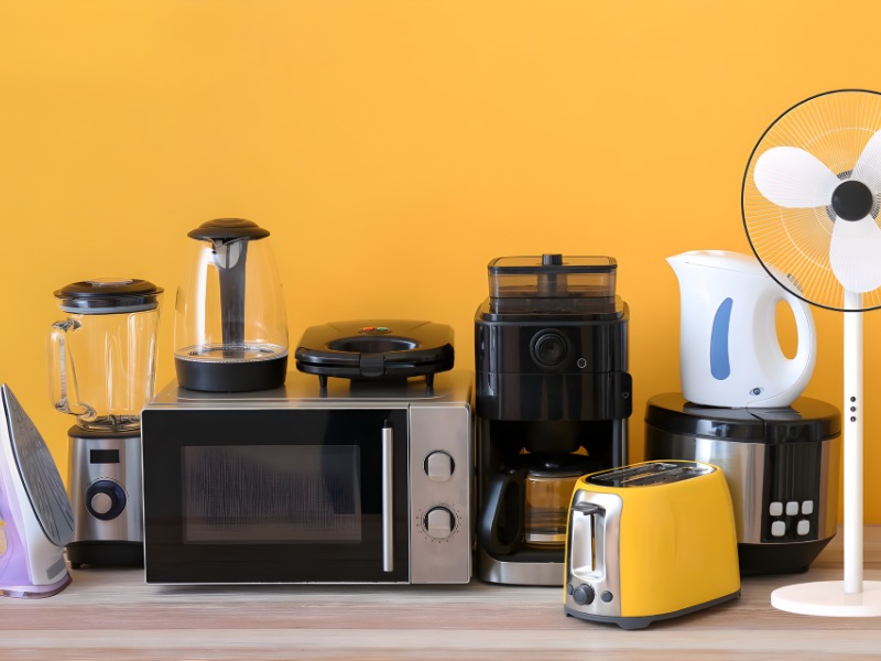 qua-tat-nien-cho-nhan-vien-do-gia-dung-huu-ich