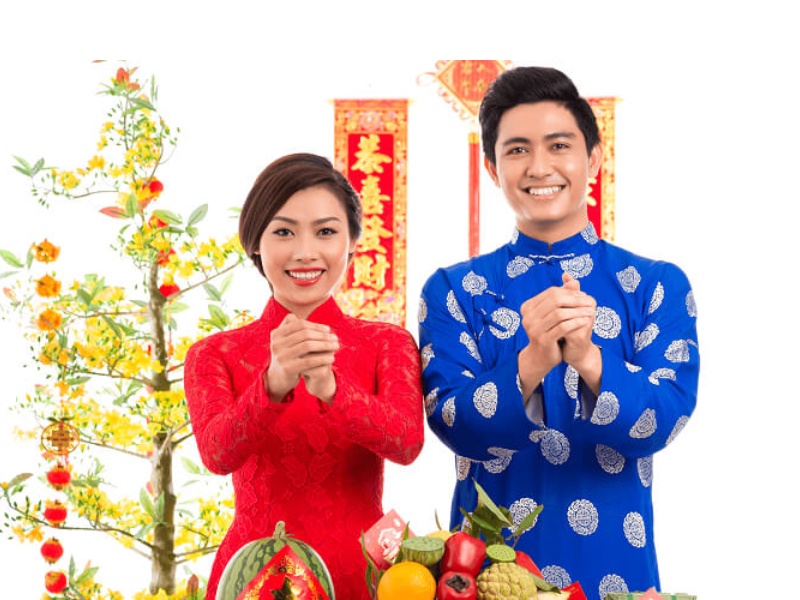 qua-tet-bieu-bo-me-chong-tuong-lai-tang-kem-loi-chuc